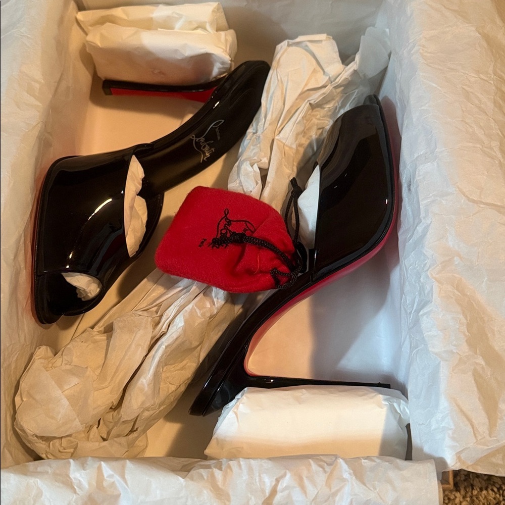 Christian Louboutin Dolly me Glossy Black Peep-Toe Mules - Picture 7 of 7